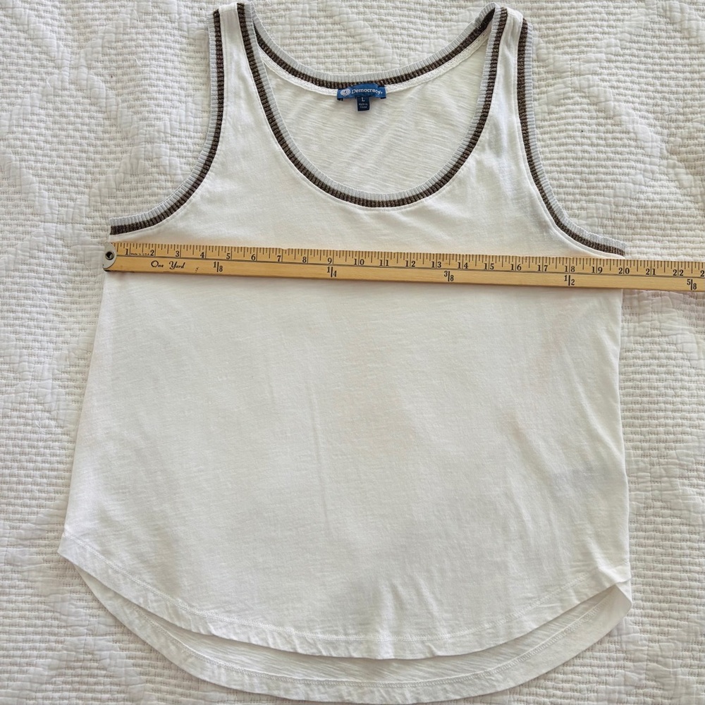 Democracy | Hi Lo Tank Top with Bronze and Silver Metallic Contrast Trim Large - Picture 10 of 15